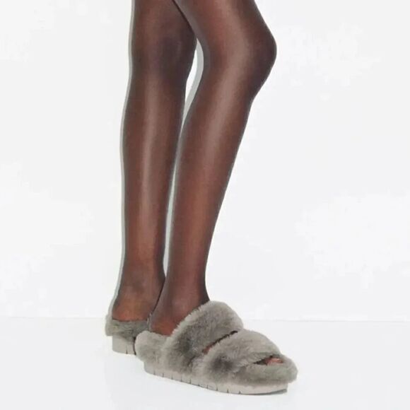 ZARA FAUX FUR LOW HEEL SANDALS‎ - Picture 2 of 10